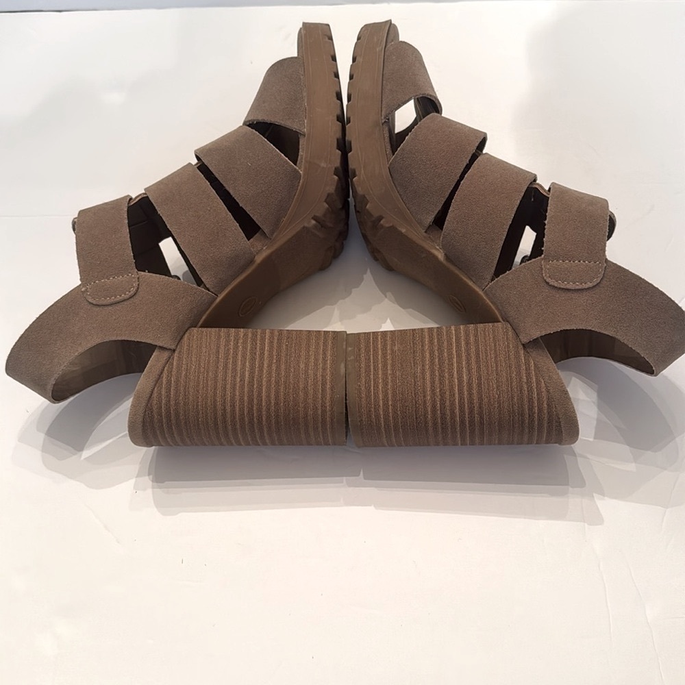 UNIVERSAL THREAD Anastasia Taupe Ankle Strap Buckle Chunky Wooden Heel Women 9 - Picture 4 of 7